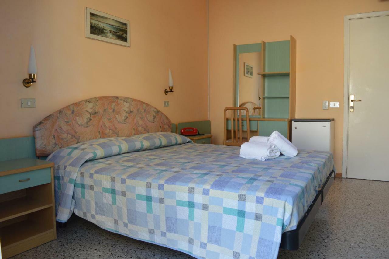 Hotel Lauretta Bellaria-Igea Marina Exterior foto